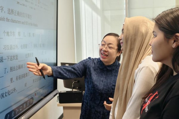 上阳网配资 习主席的丝路故事丨习主席关心的哈萨克斯坦这所学校，现在咋样了？